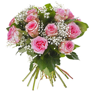 Bouquet de roses roses avec gypsophile